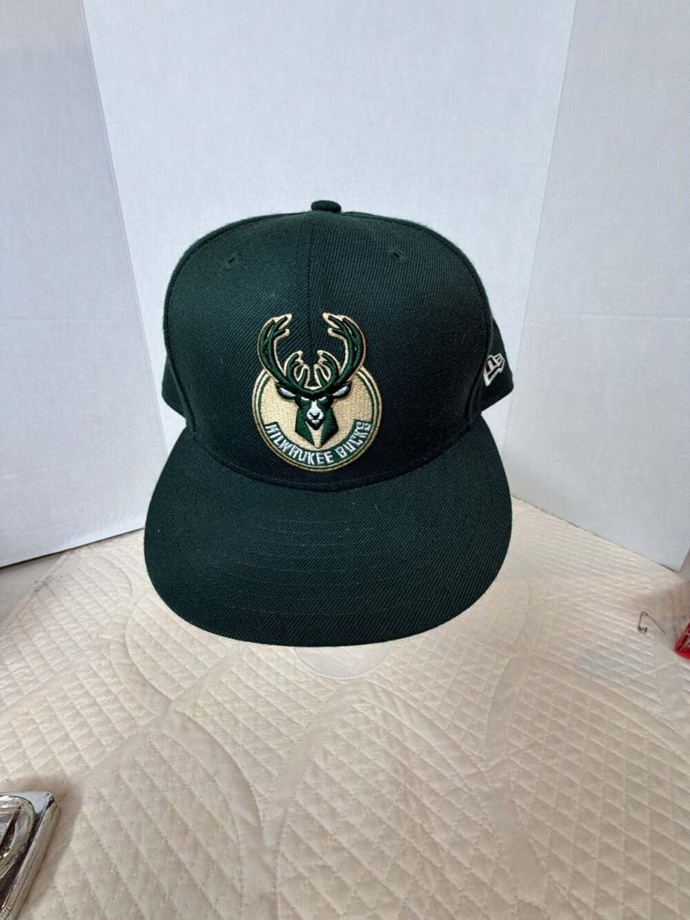New Era Milwaukee Bucks 59FIFTY Fitted Hat Size 7 5/8 Green NBA Basketball